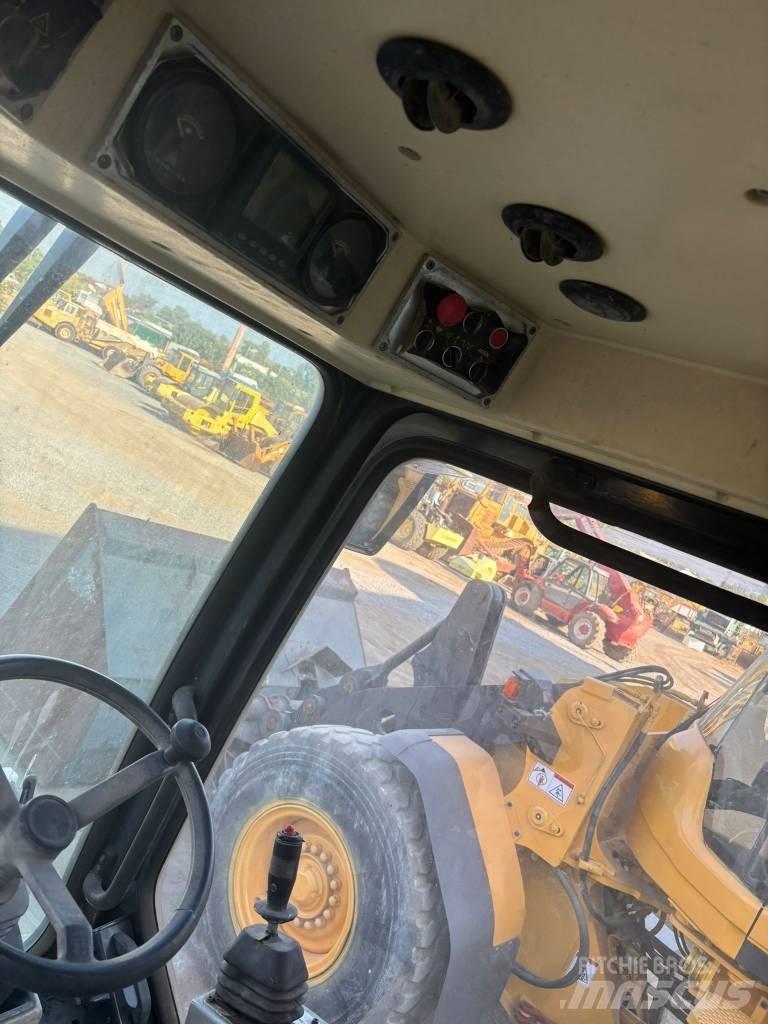  Max Com R712 Pneumatikové valce