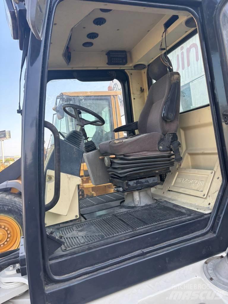  Max Com R712 Pneumatikové valce