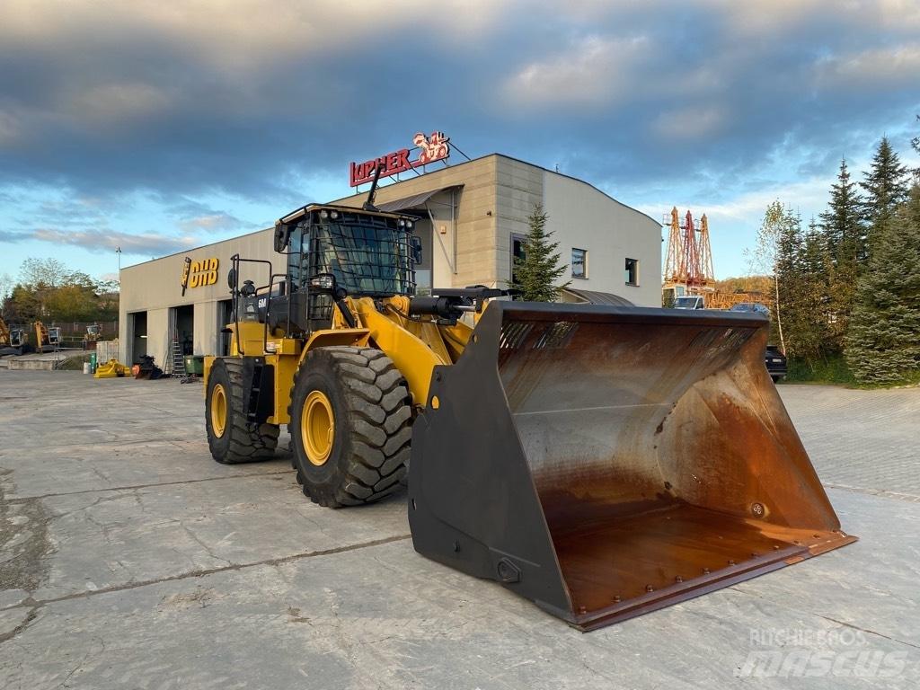CAT 966 M Kolesové nakladače
