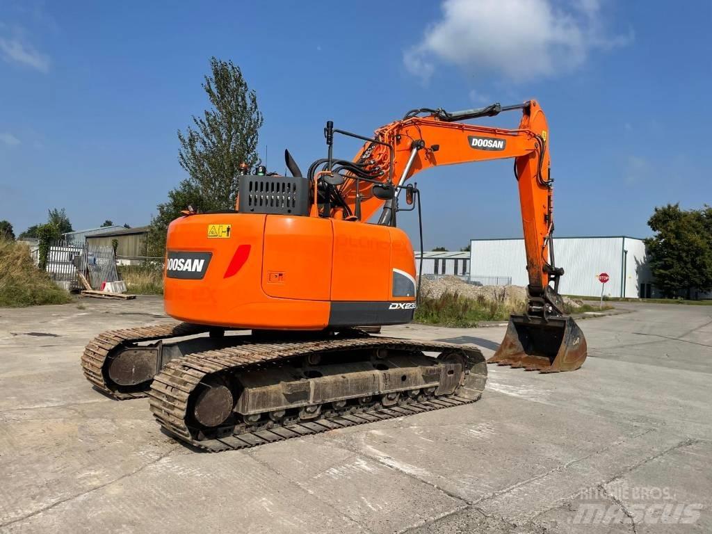 Doosan DX 235 LCR-5 Pásové rýpadlá