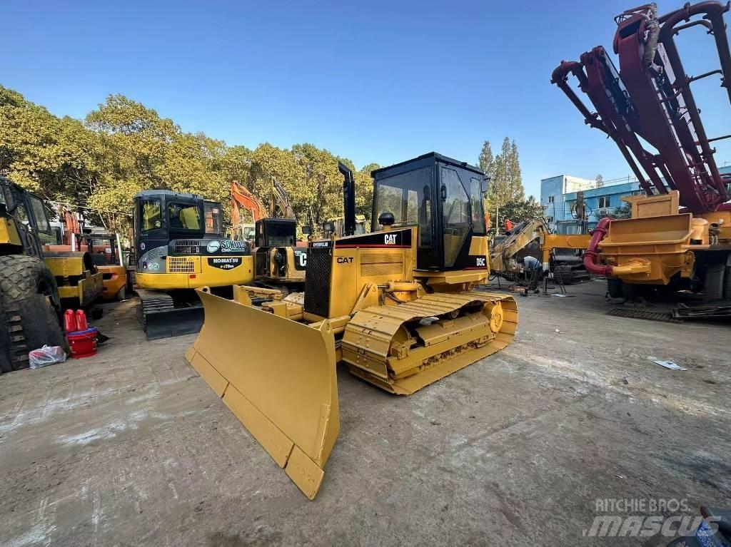 CAT D 5 C Pásové dozéry
