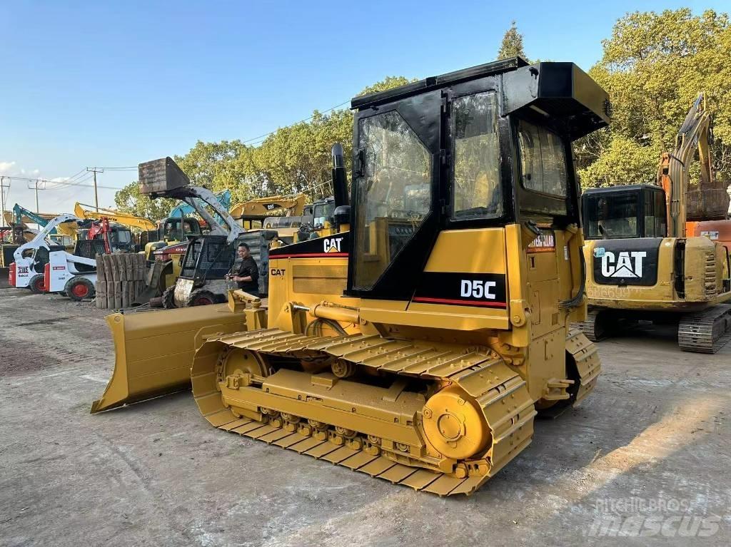 CAT D 5 C Pásové dozéry