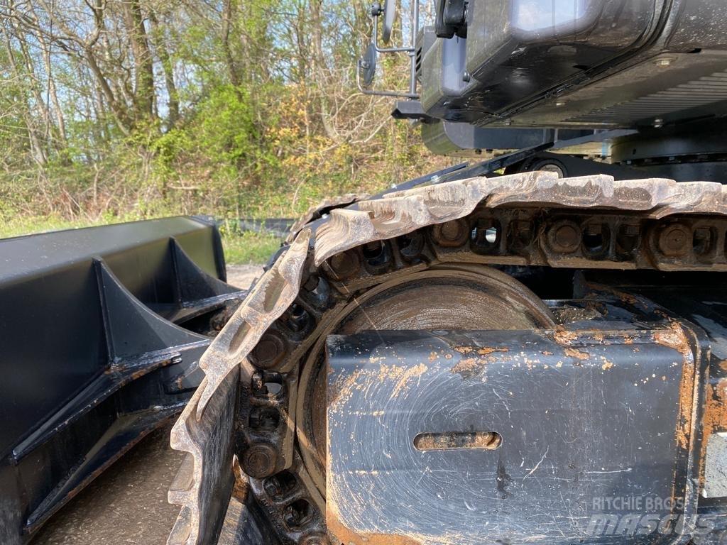 Hitachi ZX135USBL-7 Pásové rýpadlá