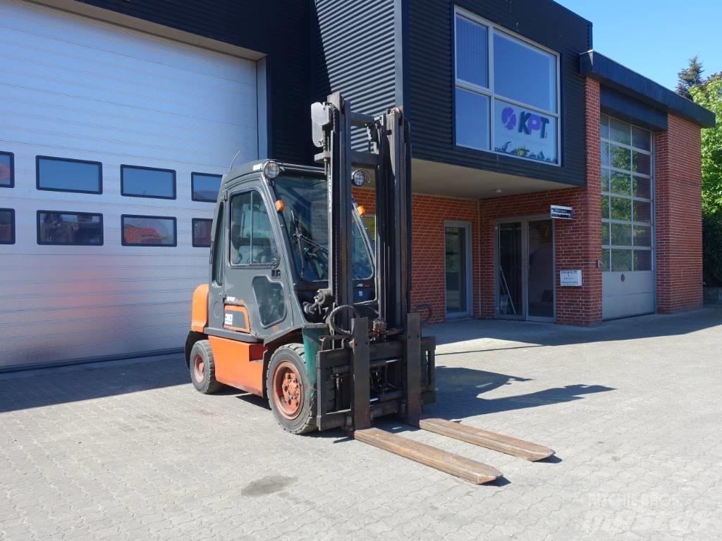 Nissan FGD 02A30Q Dieselové vozíky