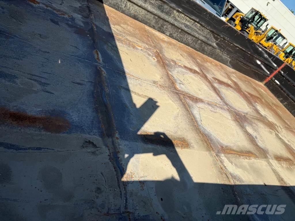 Record Kipwagen Valníky