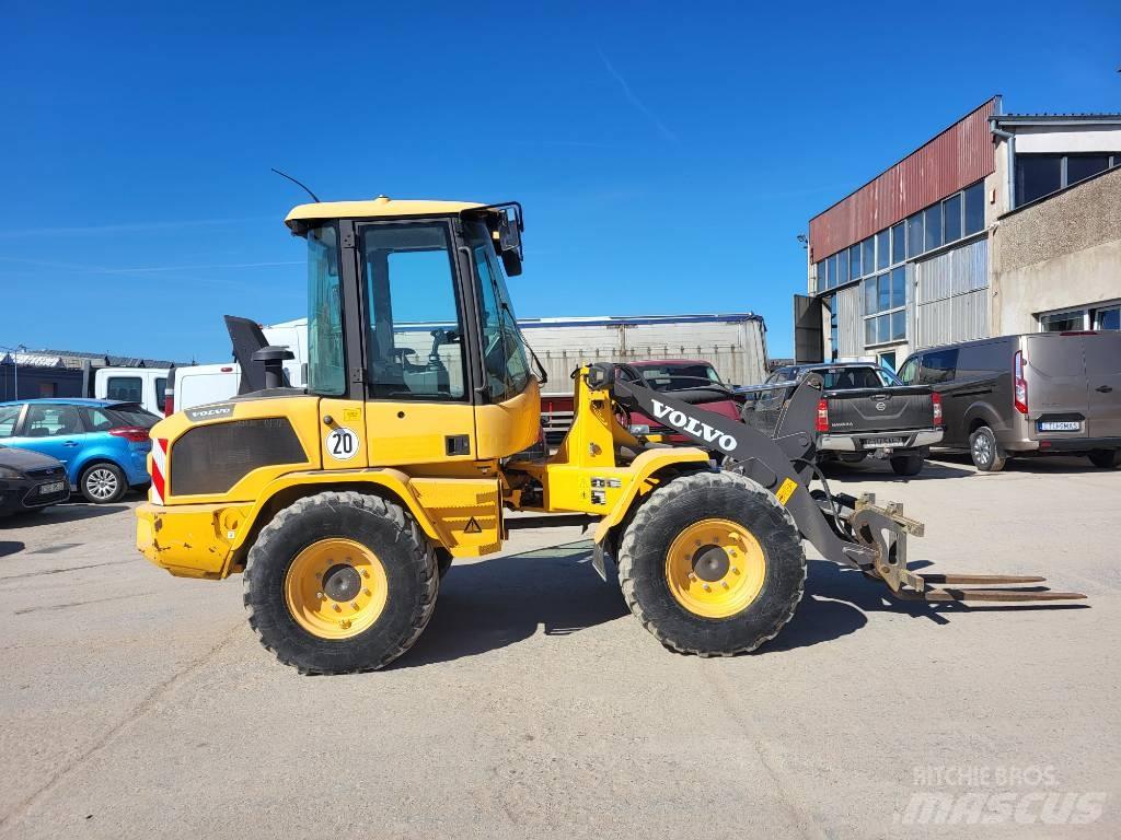 Volvo L 30 G Kolesové nakladače