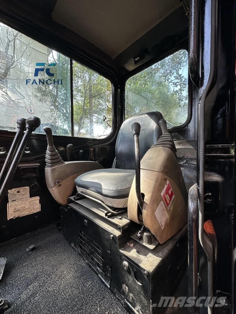 CAT 304SR Pásové rýpadlá