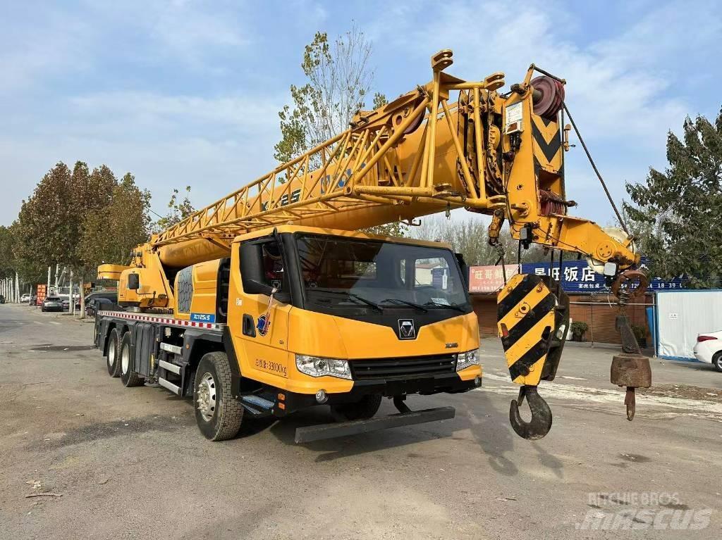 XCMG XCT25 Univerzálne terénne žeriavy