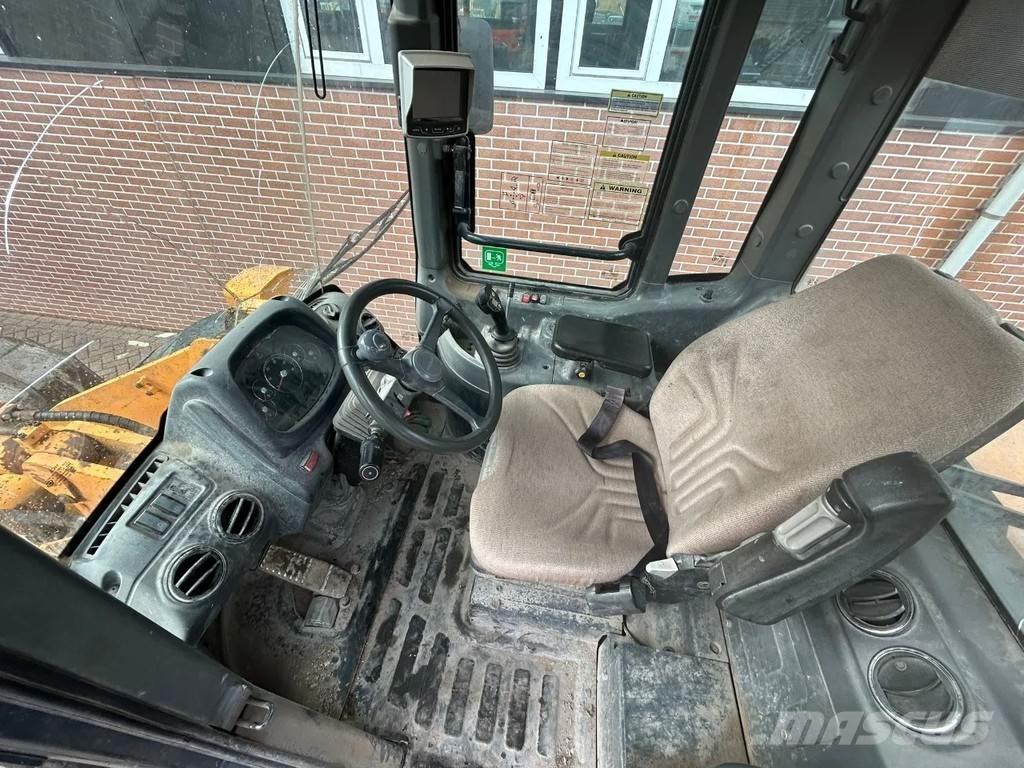 Hyundai HL 740-9A Kolesové nakladače