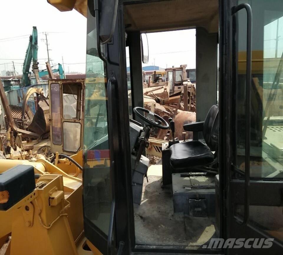 CAT 966 H Kolesové nakladače