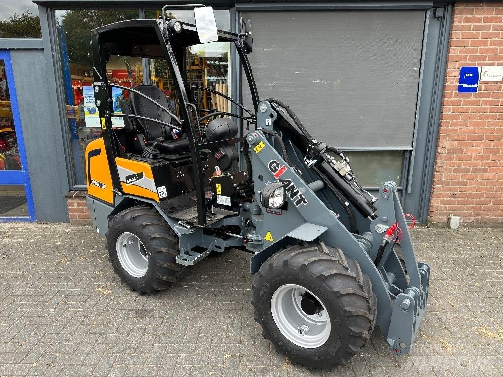 GiANT G2500HD Viacúčelové nakladače