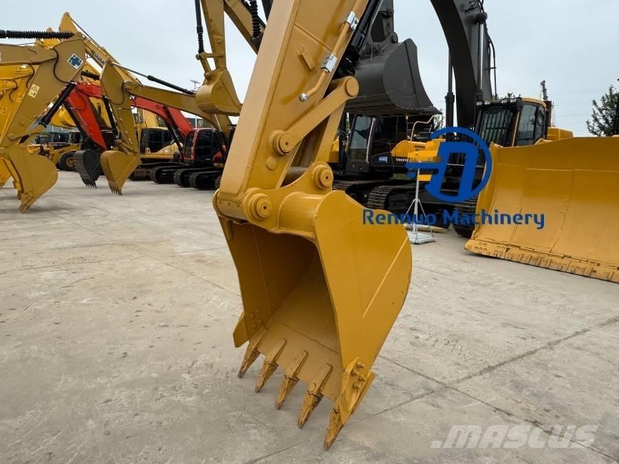 CAT 320D2 Pásové rýpadlá