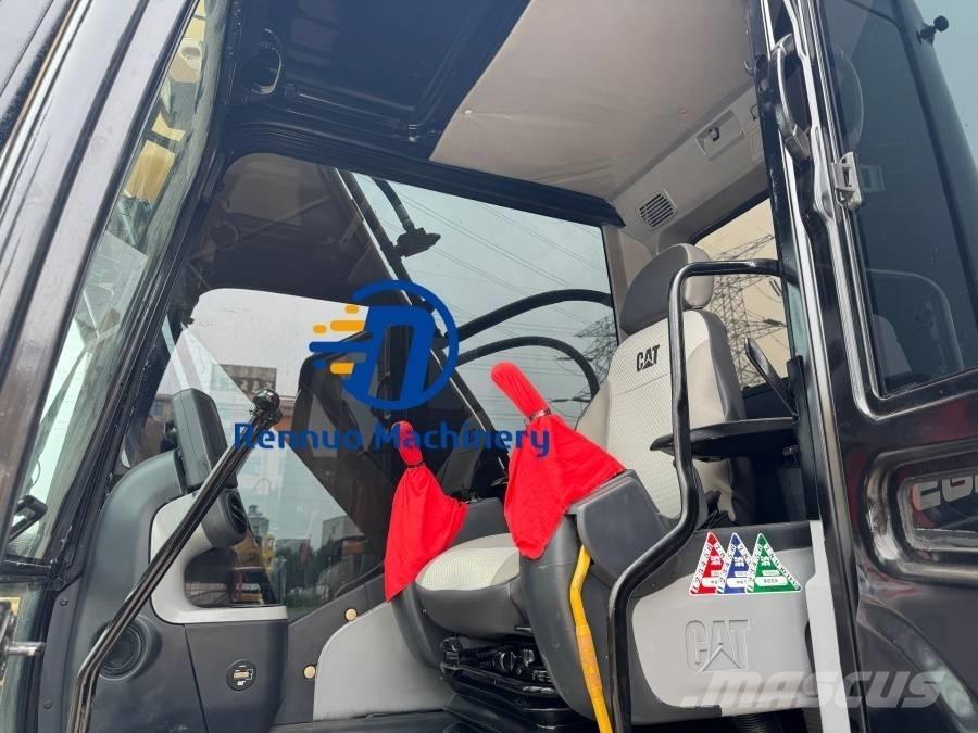 CAT 320D2 Pásové rýpadlá