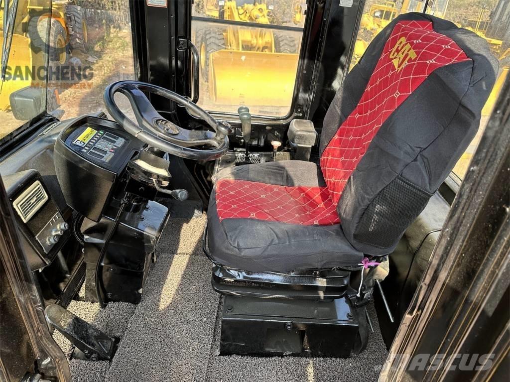 CAT 966 G Kolesové nakladače