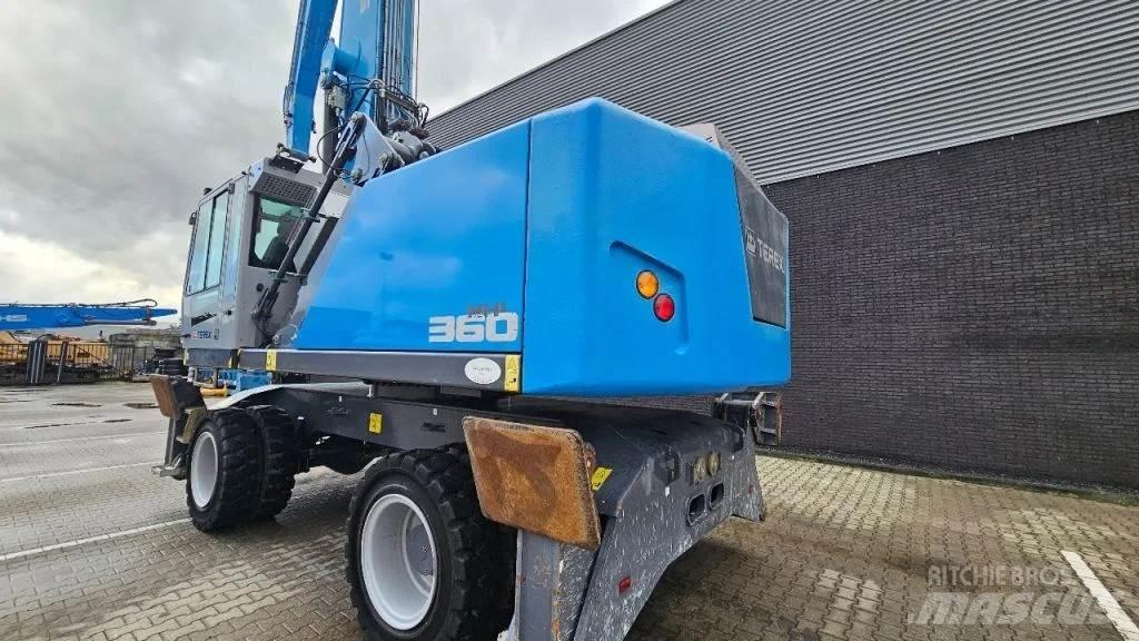 Fuchs MHL360 Stroje pre manipuláciu s odpadom