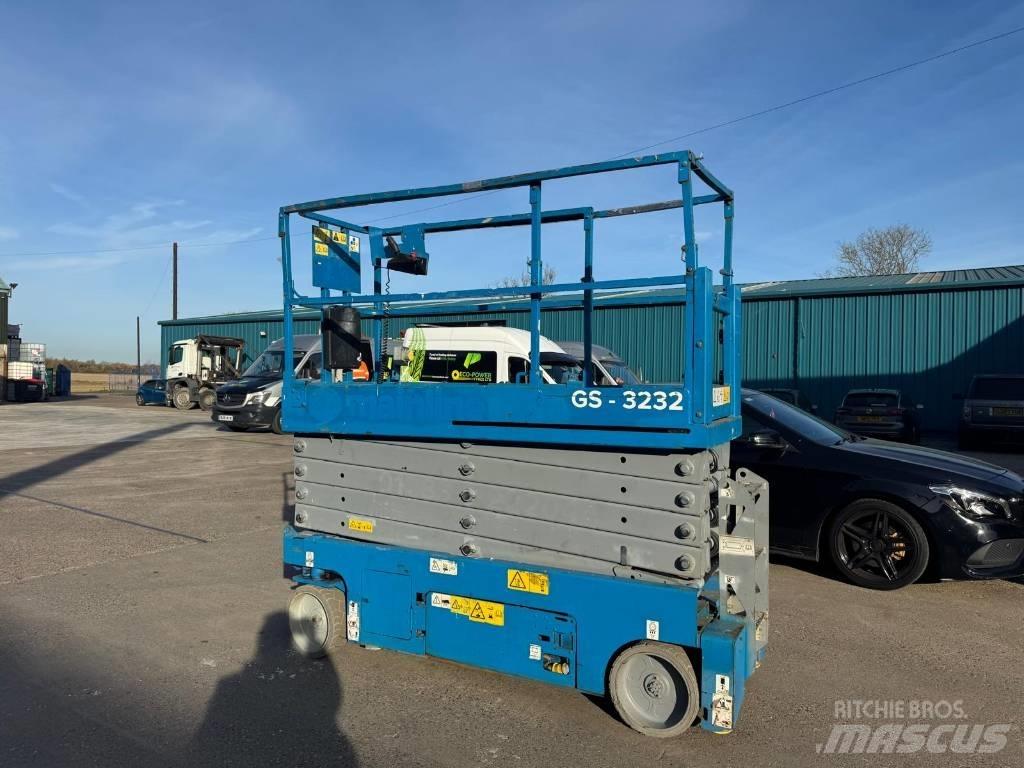 Genie GS 3232 Nožnicové zdvíhacie plošiny