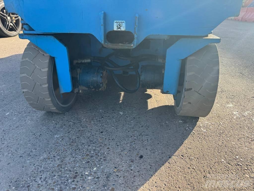Genie GS 3232 Nožnicové zdvíhacie plošiny