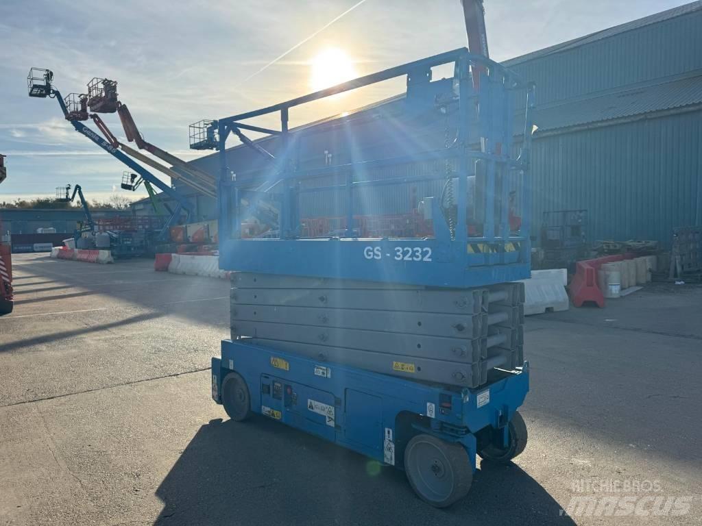 Genie GS 3232 Nožnicové zdvíhacie plošiny