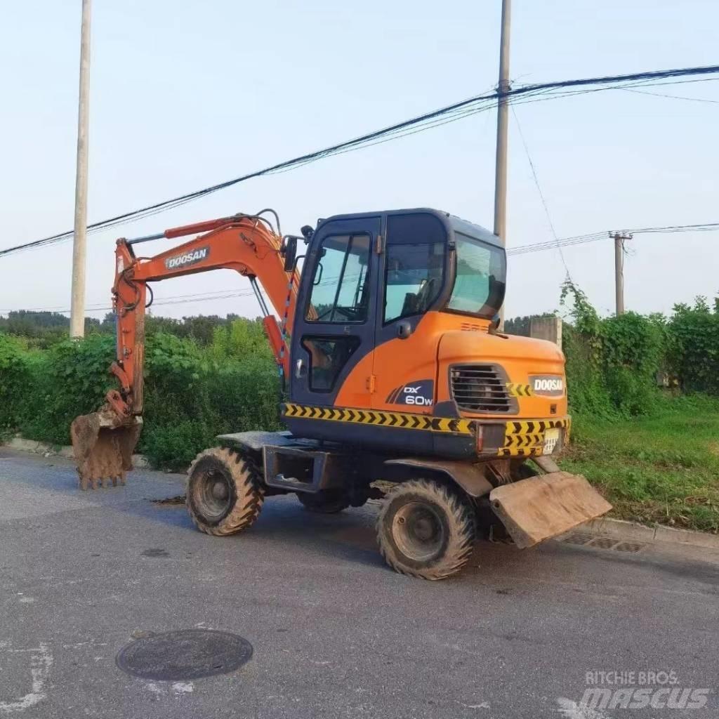 Doosan DX60W Kolesové rýpadlá