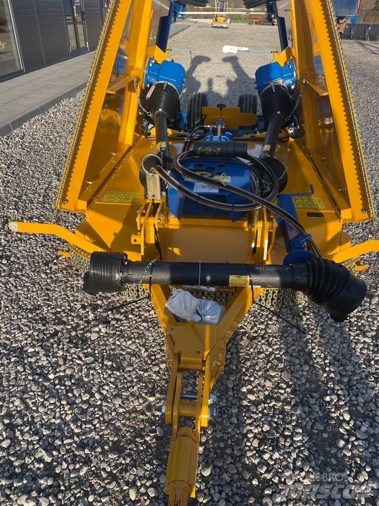 Bomford TriWing 4600 Žacie stroje