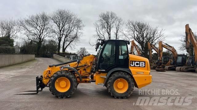 JCB TM 320 S Teleskopické manipulátory