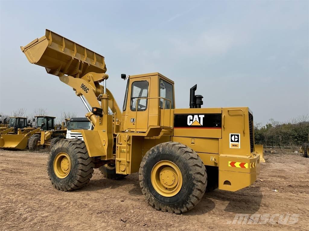 CAT 966C Kolesové nakladače