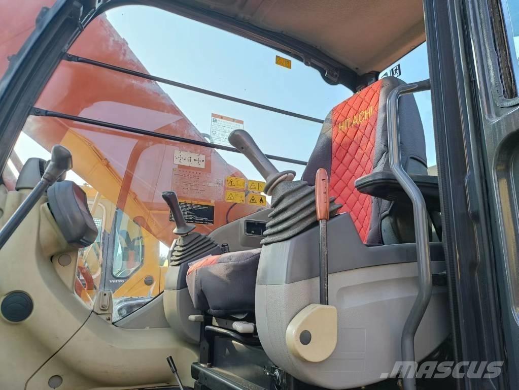 Hitachi ZX 250 LC Pásové rýpadlá