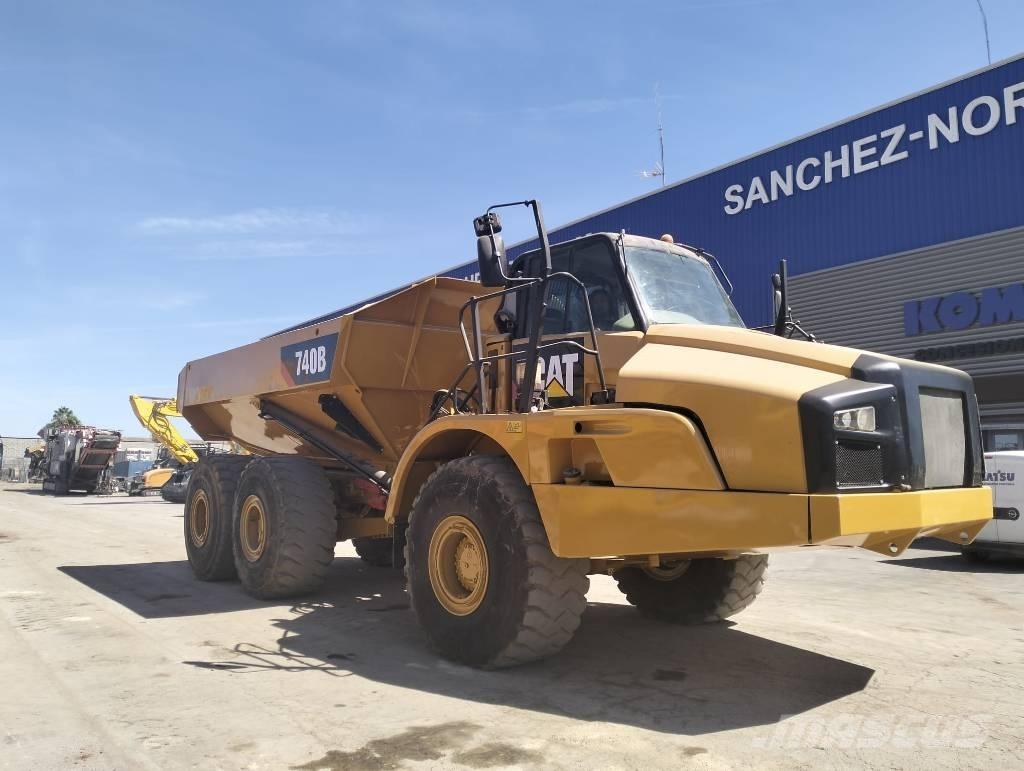 CAT 740 B Kĺbové nákladné autá