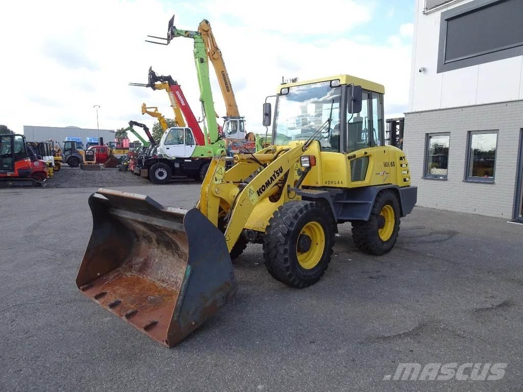 Komatsu WA65-3 Kolesové nakladače