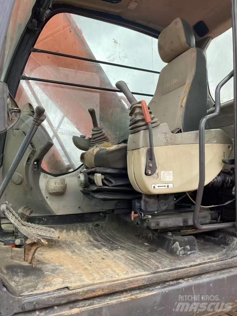 Hitachi ZX 200 Obojživelná rýpadlá
