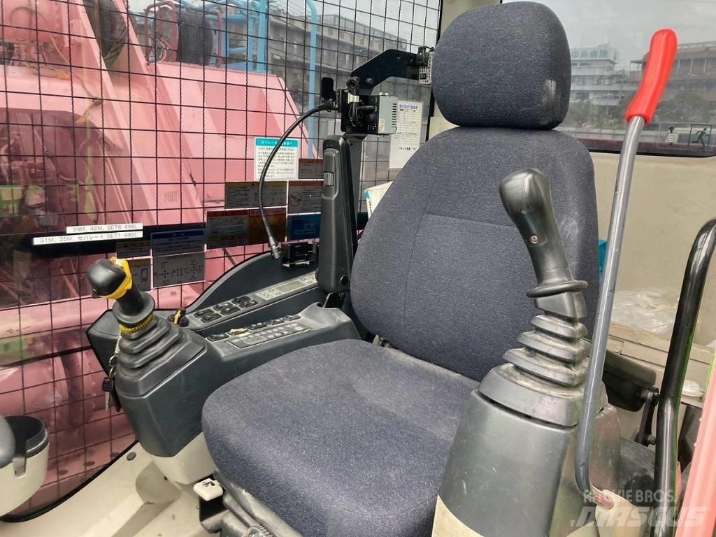 Kobelco SK2200D Univerzálne terénne žeriavy