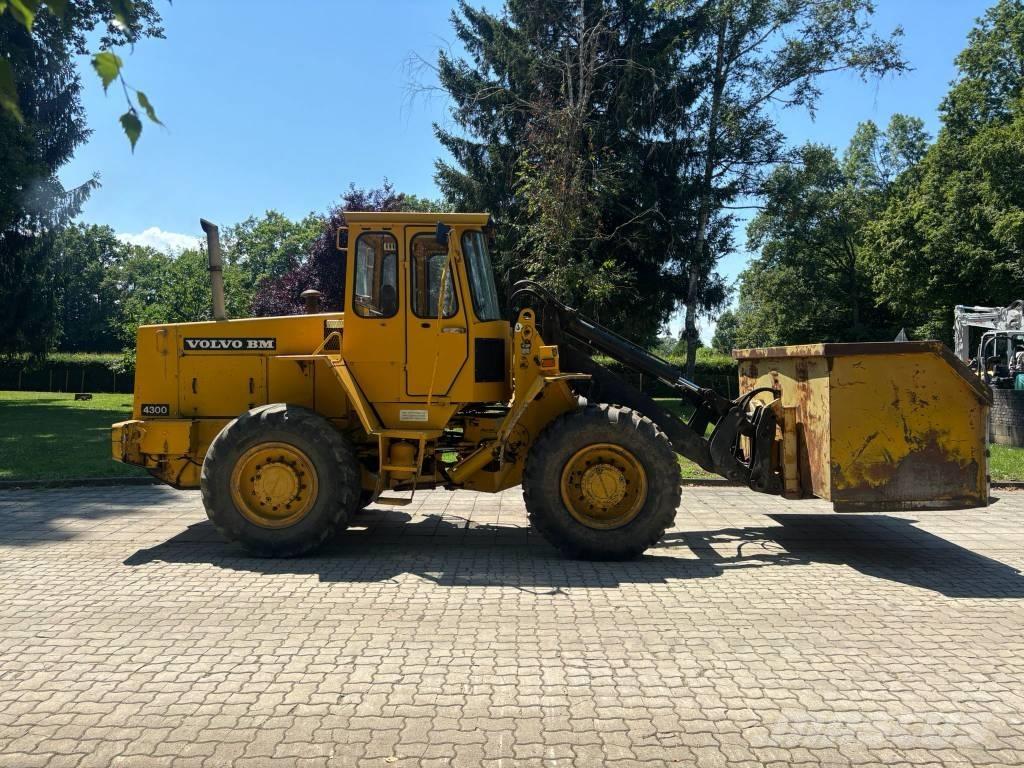 Volvo BM 4300 Kolesové nakladače