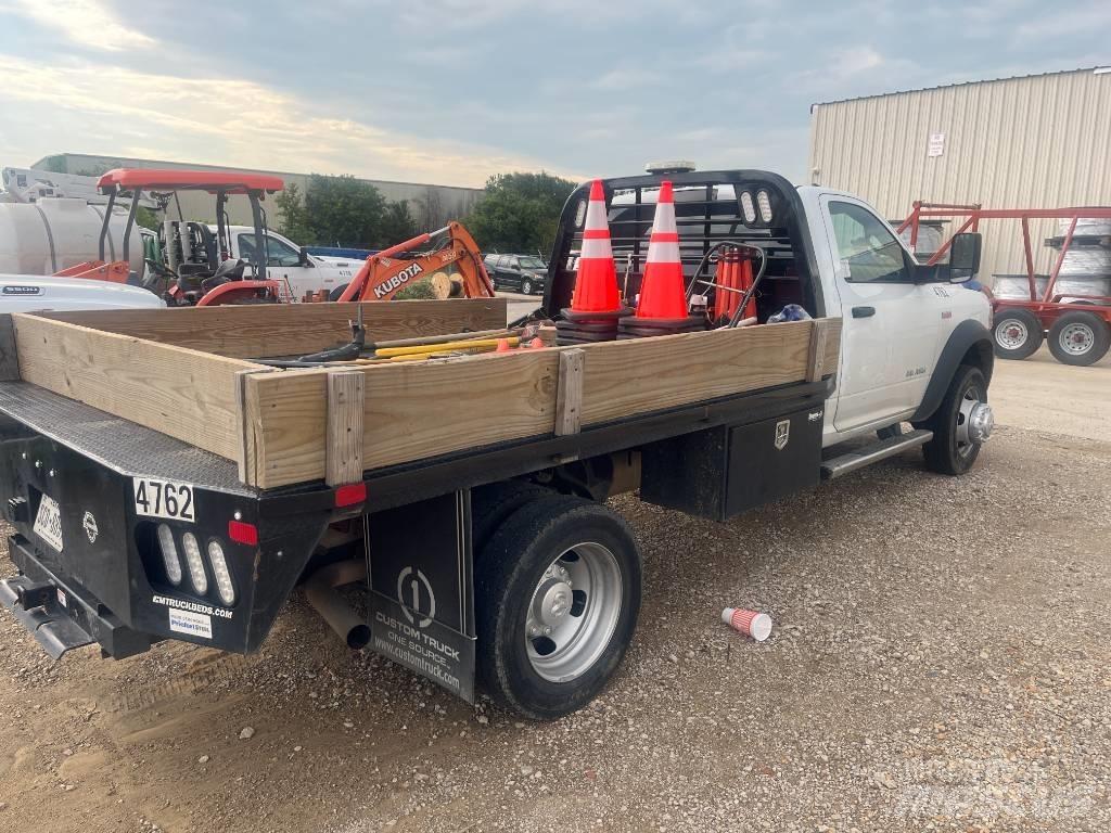 RAM 5500 Plošinové nákladné automobily/nákladné automobily so sklápacími bočnicami