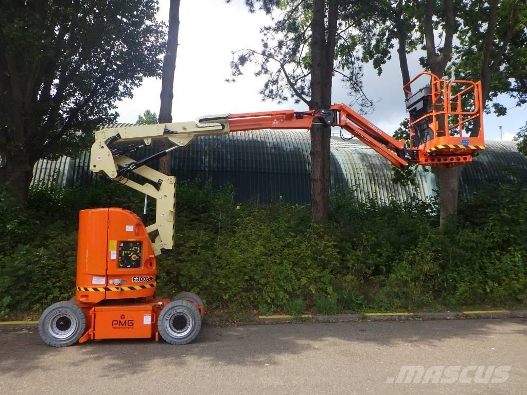JLG E300AJP Kĺbové plošiny