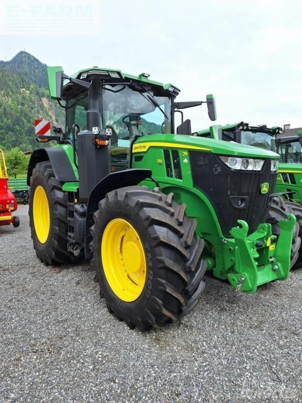 John Deere 7r 330 Traktory