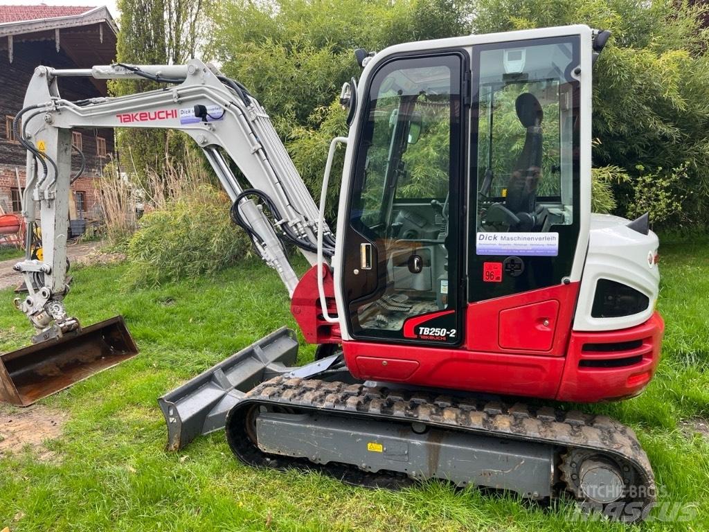 Takeuchi TB250-2 Mini rýpadlá < 7t