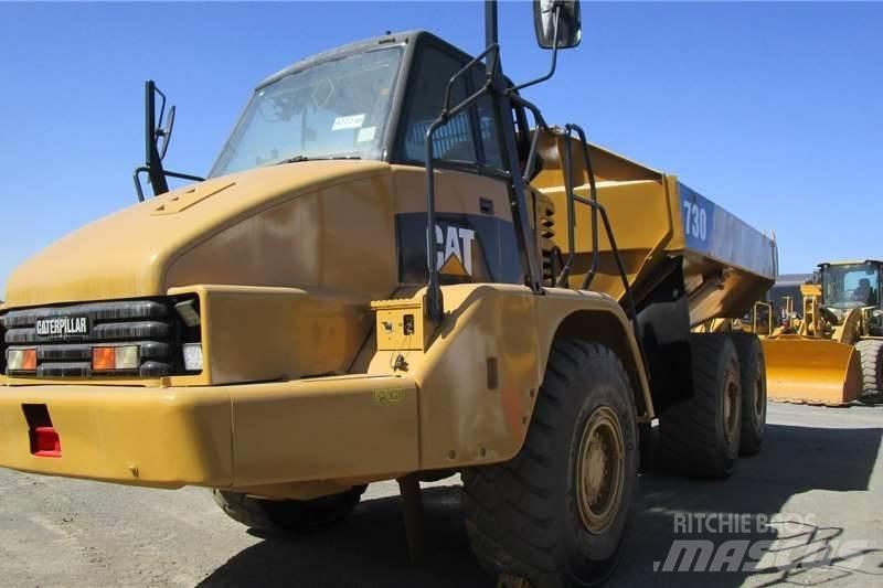 CAT 730 Kĺbové nákladné autá