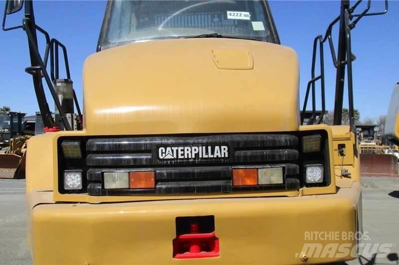 CAT 730 Kĺbové nákladné autá