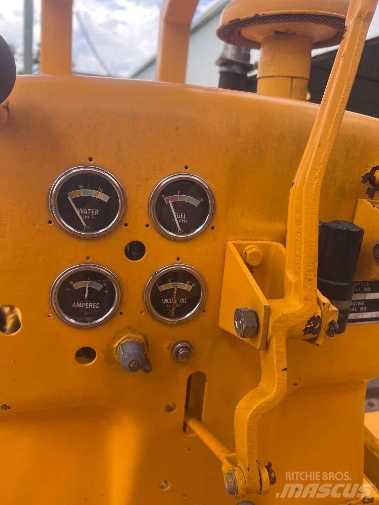 Allis Chalmers HD6B Pásové dozéry