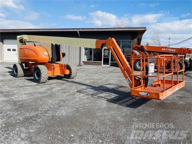 JLG 800 AJ Kĺbové plošiny