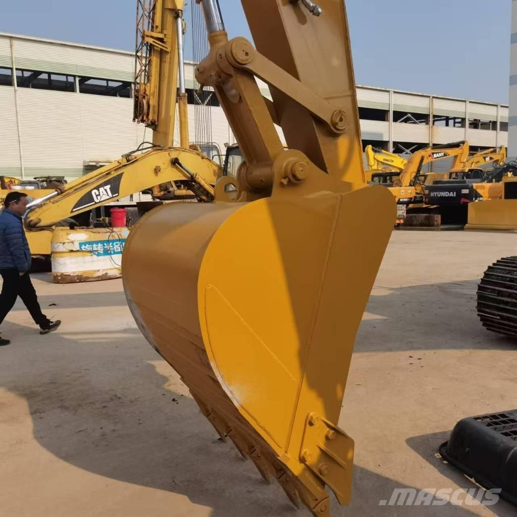 CAT 320 B L Pásové rýpadlá