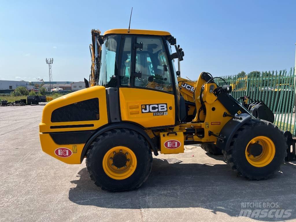 JCB 407 agri demo Traktory