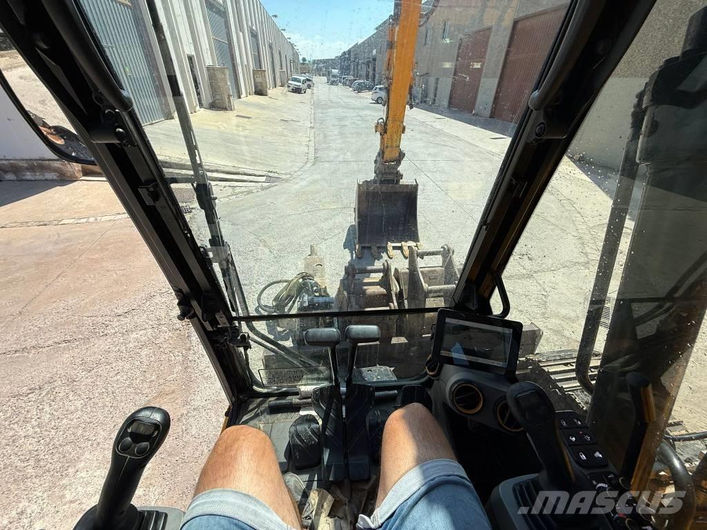 JCB 131 X LCD Pásové rýpadlá