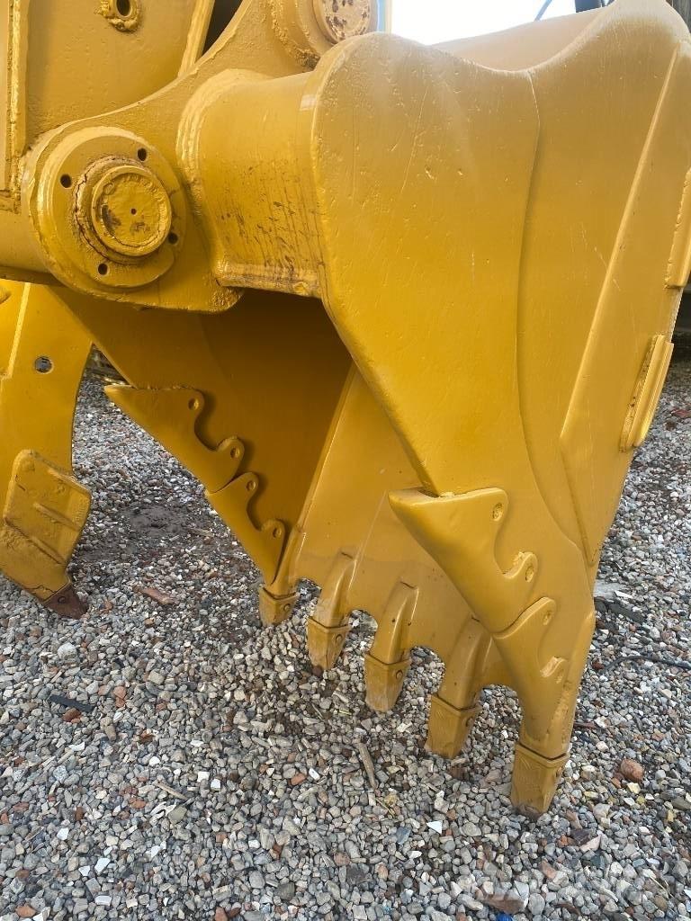 CAT 320 C L Pásové rýpadlá