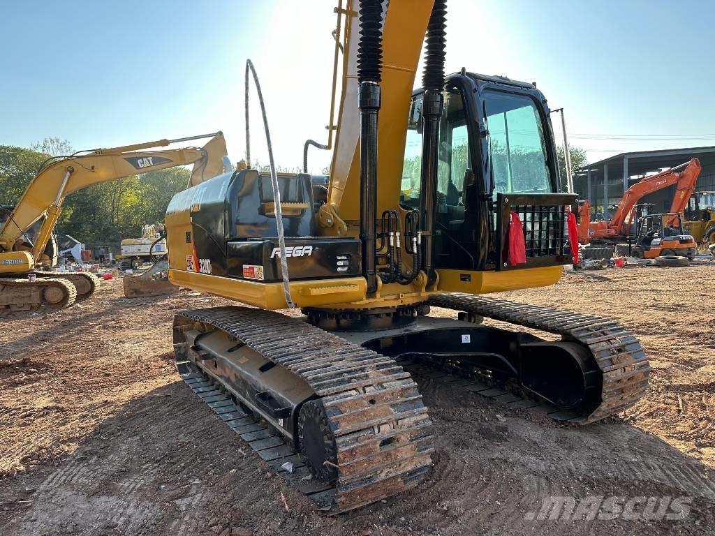 CAT 320 D L Pásové rýpadlá