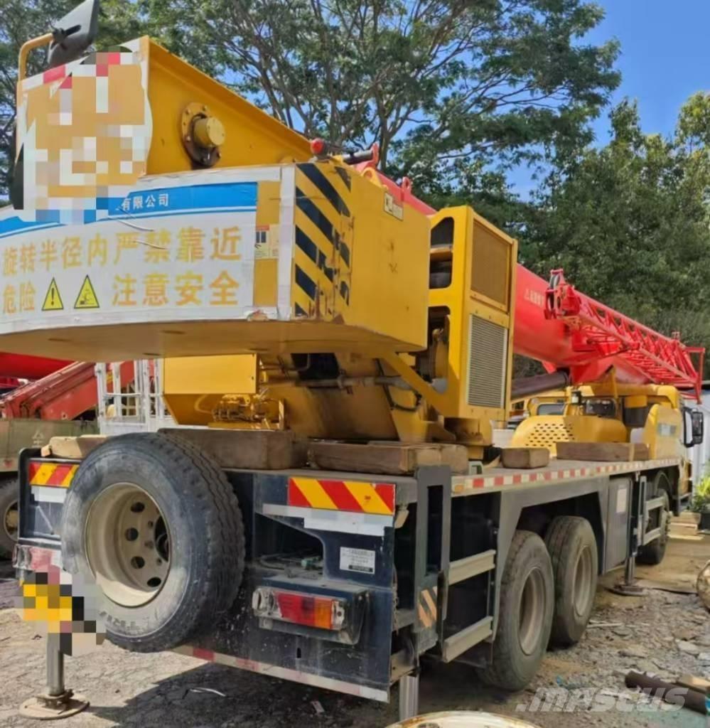 Sany STC 250 S Univerzálne terénne žeriavy