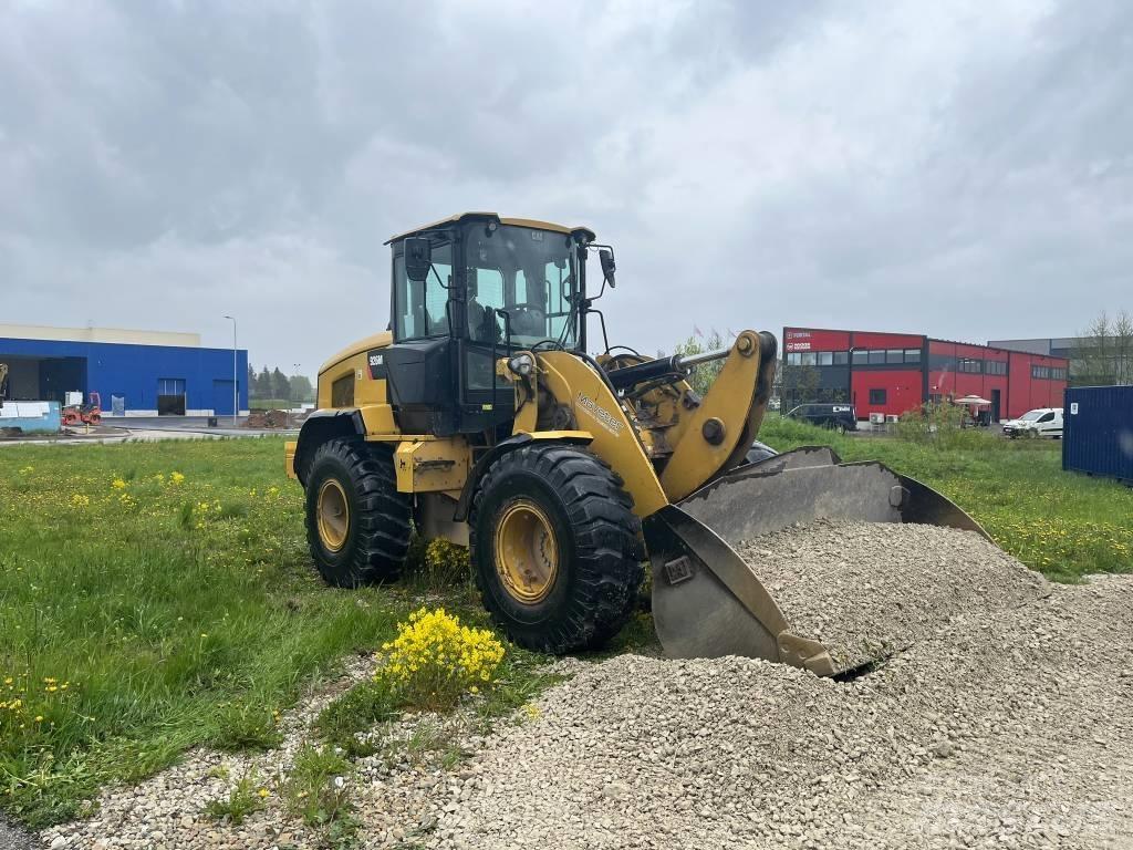 CAT 926M Kolesové nakladače