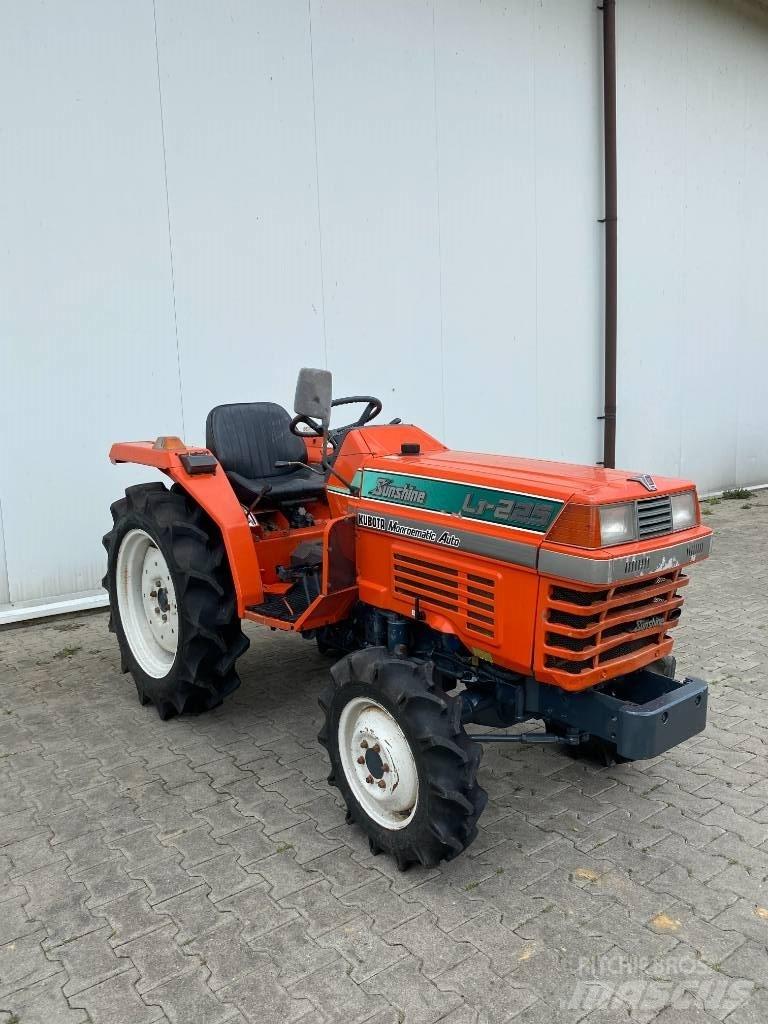 Kubota L1-225 Kompaktné traktory