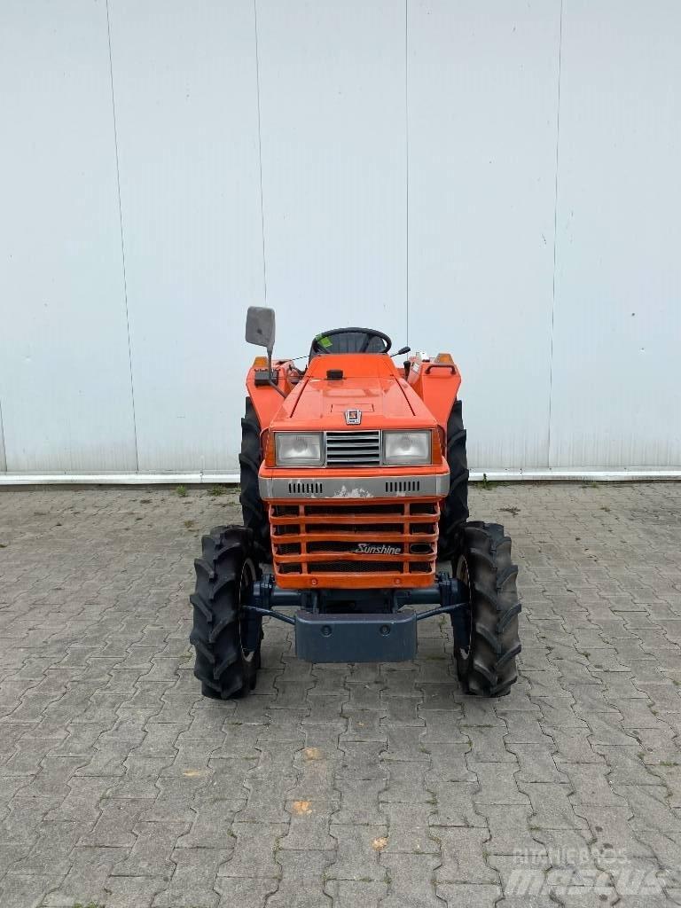 Kubota L1-225 Kompaktné traktory