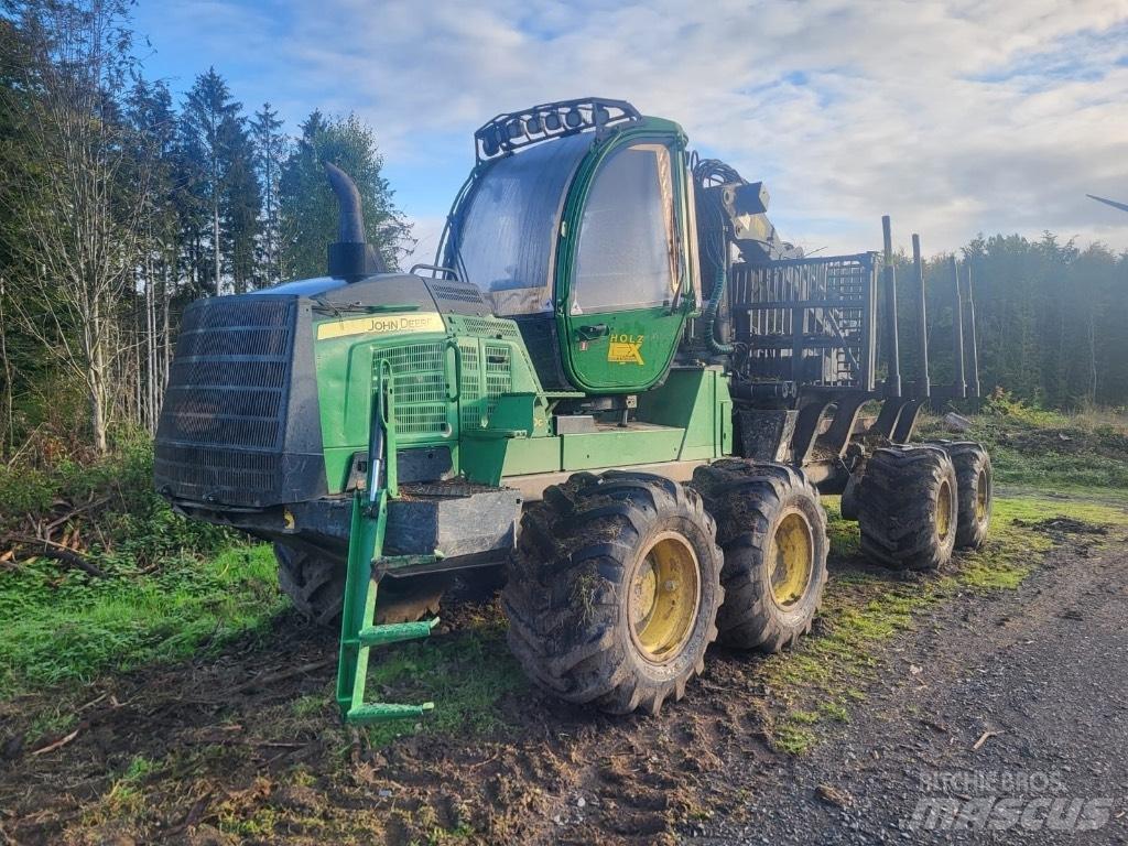 John Deere 1210 G Lesné traktory